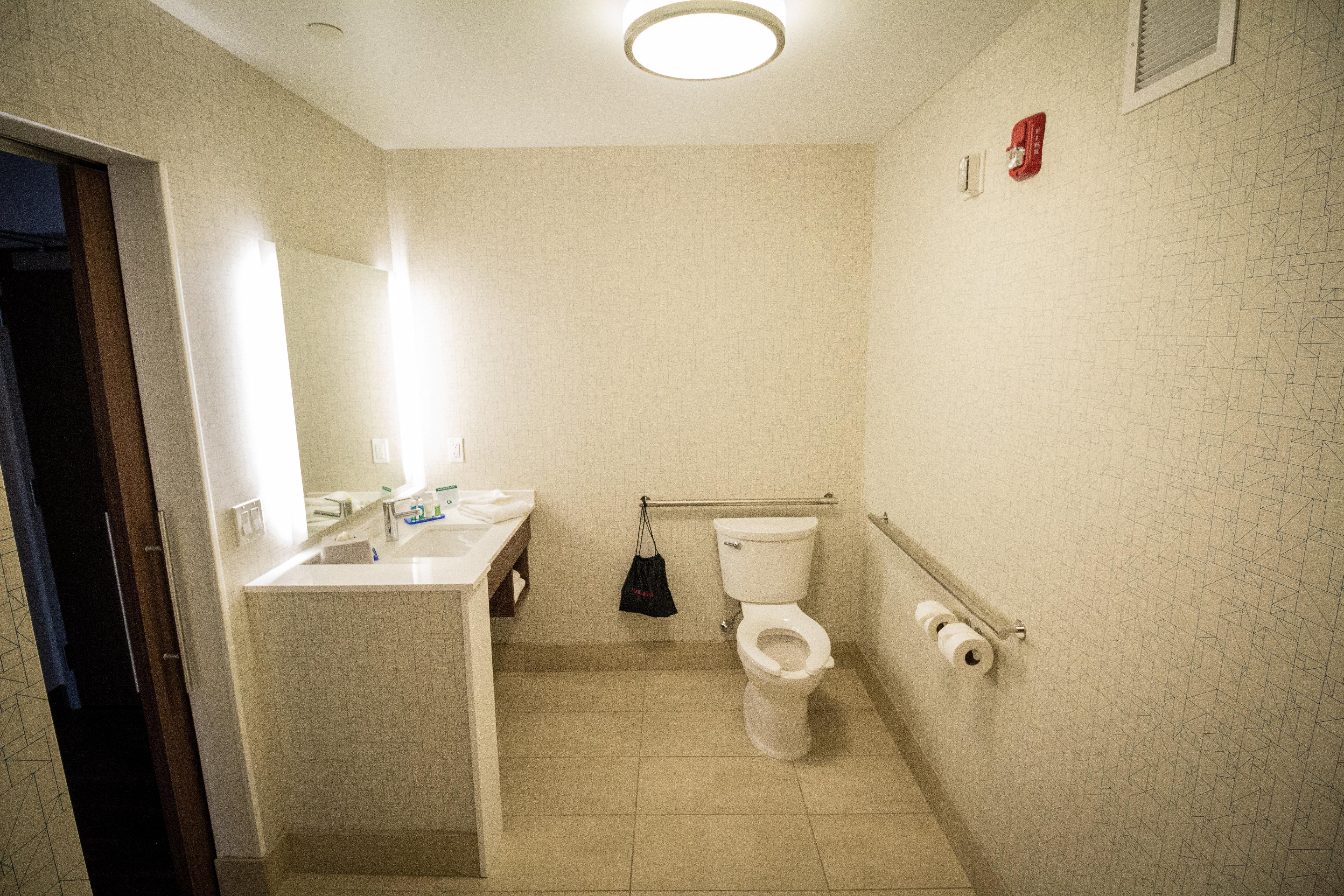 Holiday Inn Express & Suites - Boston South - Randolph By Ihg Luaran gambar