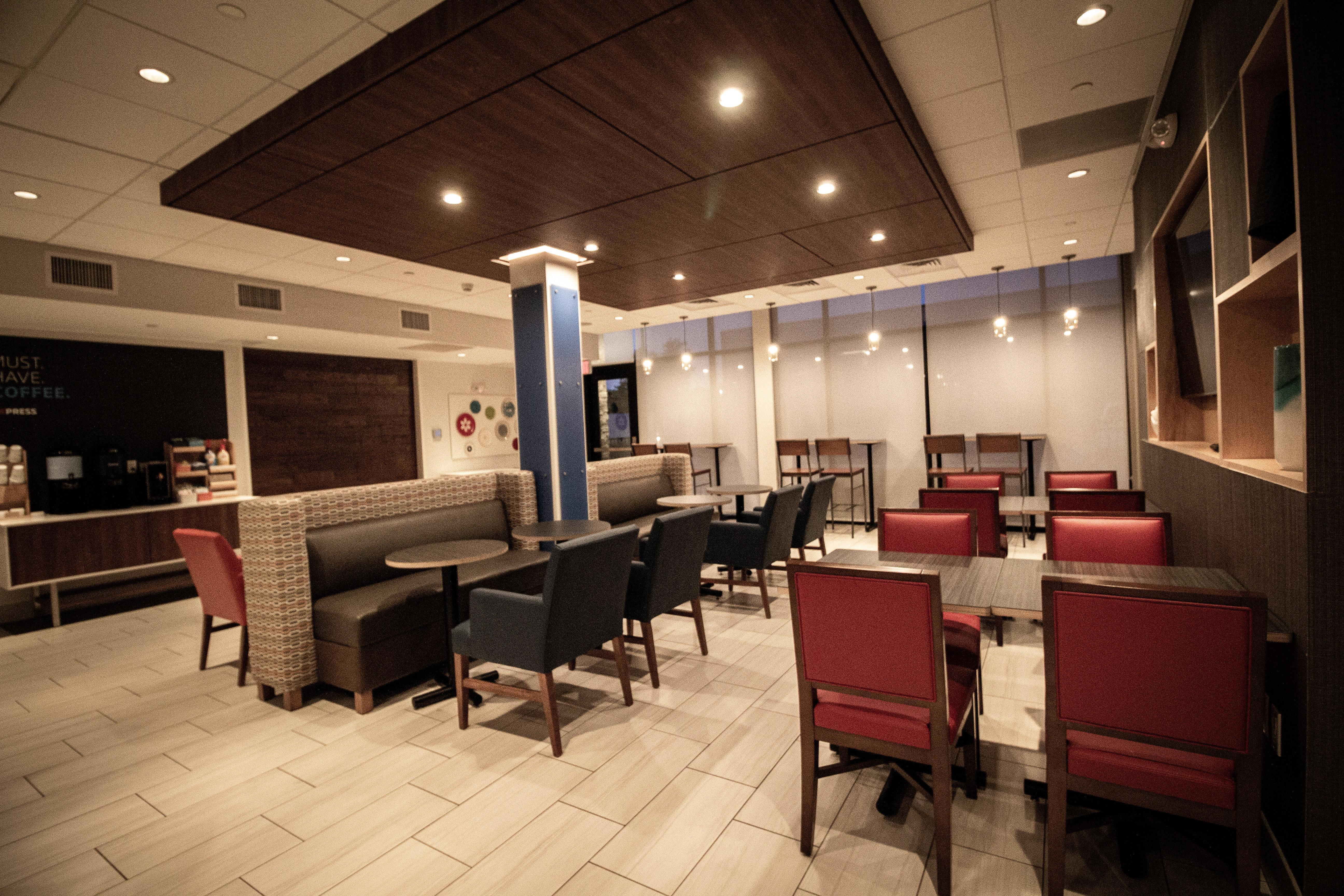 Holiday Inn Express & Suites - Boston South - Randolph By Ihg Luaran gambar