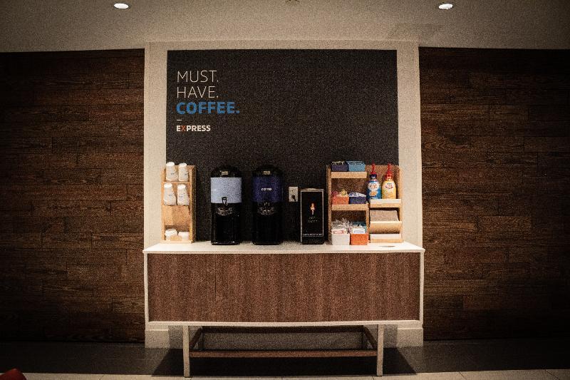 Holiday Inn Express & Suites - Boston South - Randolph By Ihg Luaran gambar